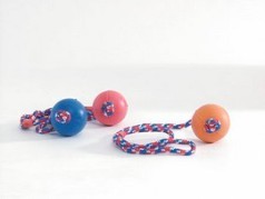 I.P.T.S. Игрушка д/собак Мяч резиновый на верёвке с ручкой